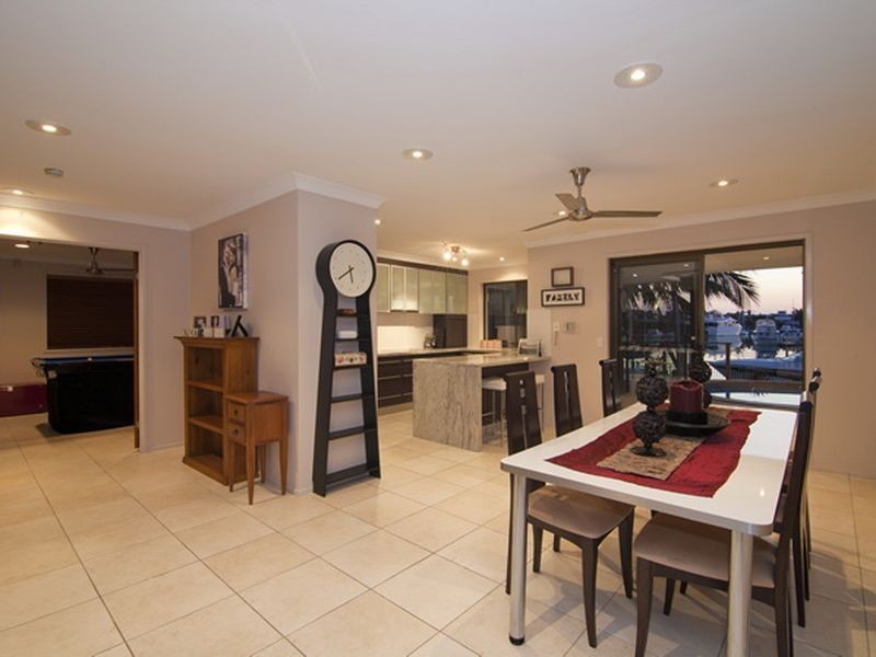 8 Bollard Court, Raby Bay QLD 4163