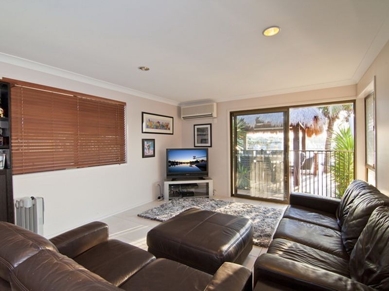 8 Bollard Court, Raby Bay QLD 4163