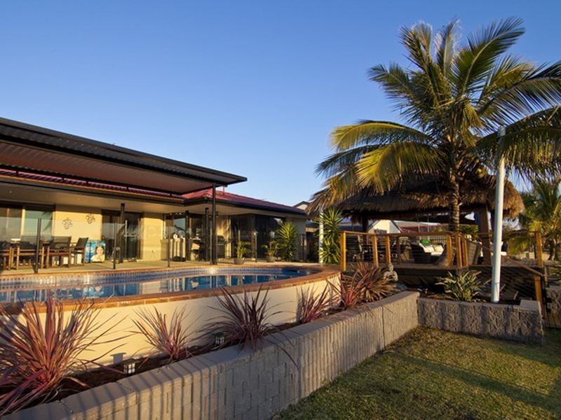 8 Bollard Court, Raby Bay QLD 4163
