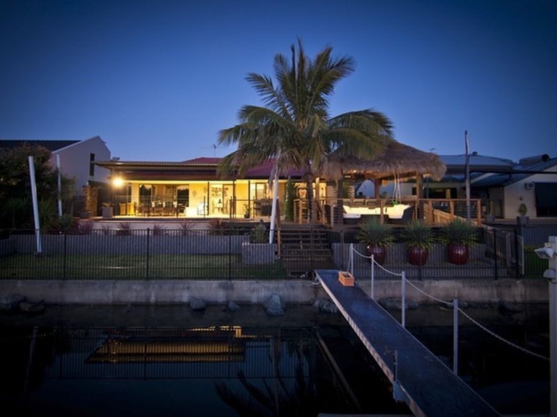 8 Bollard Court, Raby Bay QLD 4163