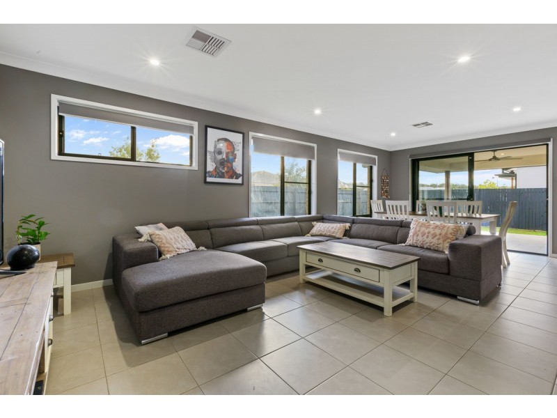 2 Grieger Lane, Collingwood Park QLD 4301