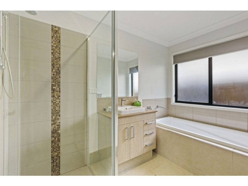 2 Grieger Lane, Collingwood Park QLD 4301