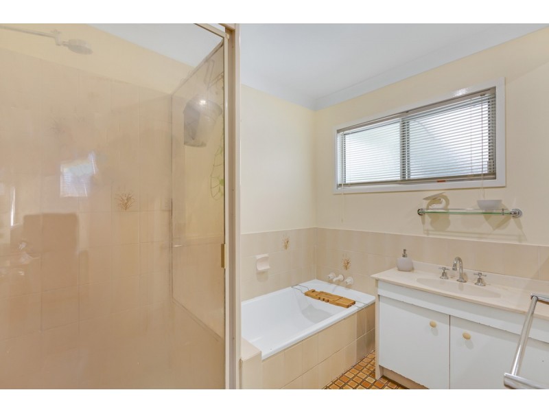 16 Birkdale Road, Birkdale QLD 4159