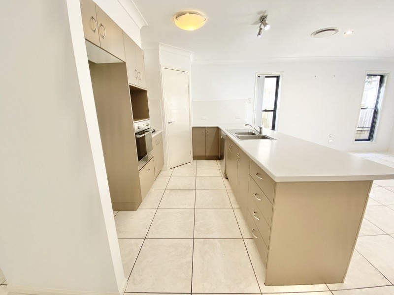 2/118 Beach Street, Cleveland QLD 4163