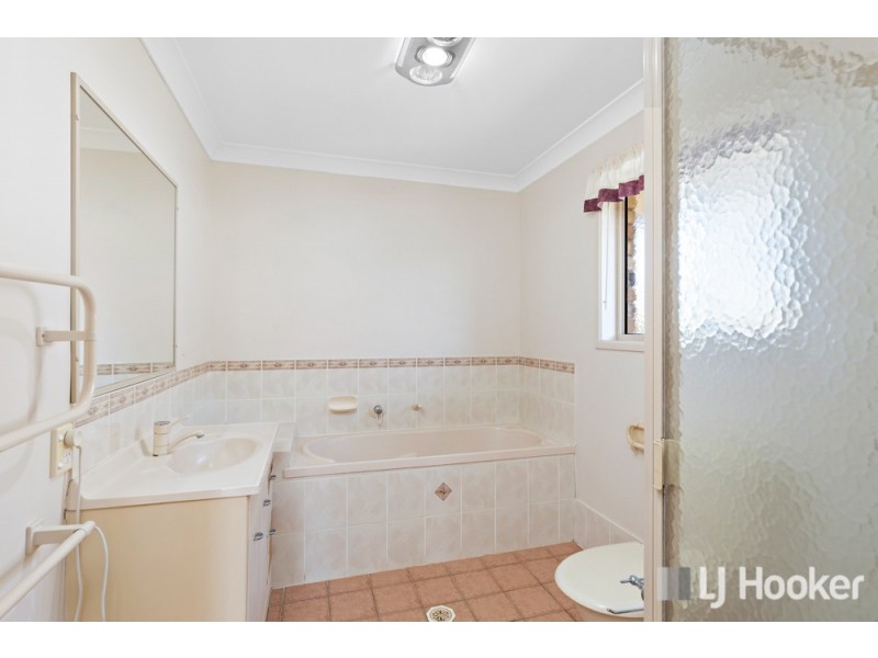 7 Hilary Avenue, Redland Bay QLD 4165