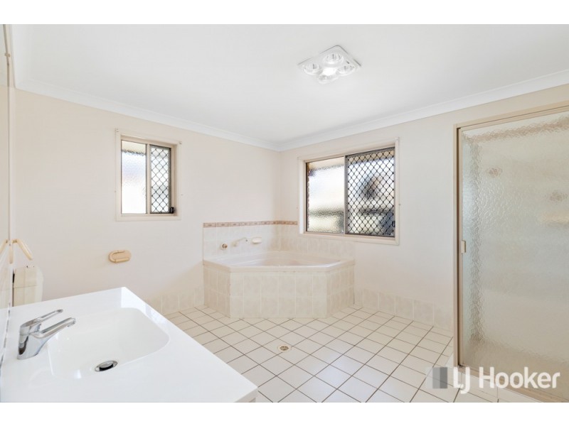 7 Hilary Avenue, Redland Bay QLD 4165