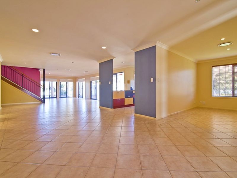 12 Plymouth Court, Raby Bay QLD 4163