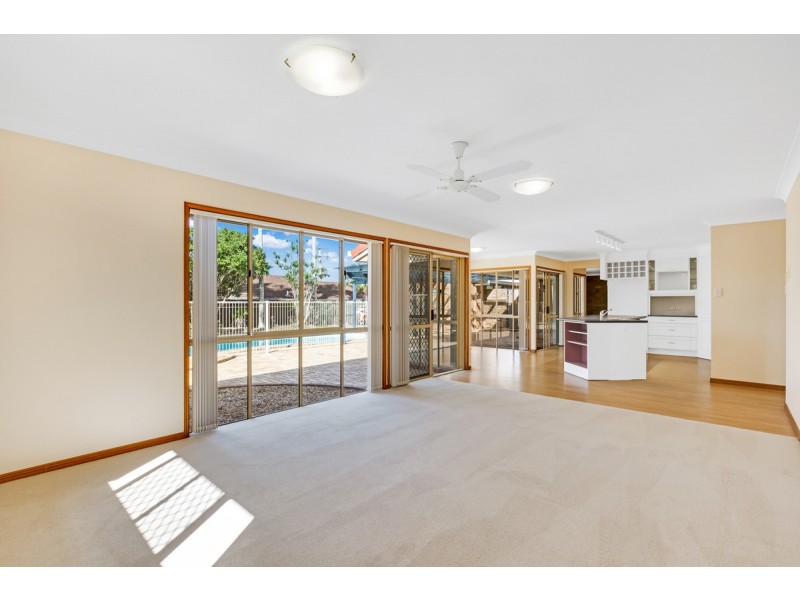 7 Hawk Parade, Thornlands QLD 4164