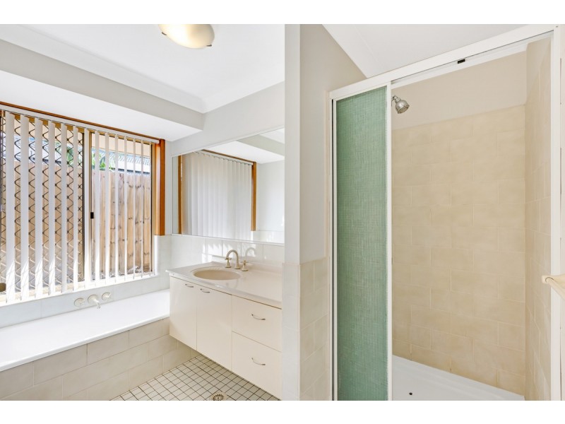 7 Hawk Parade, Thornlands QLD 4164