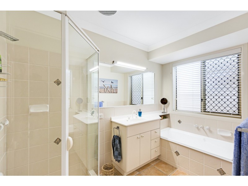 11 Serena Court, Birkdale QLD 4159