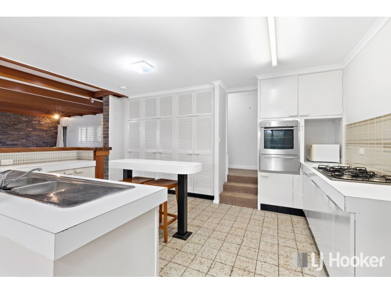 11 Lake View Drive, Thornlands QLD 4164