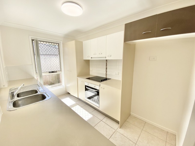 6 Green Place, Redland Bay QLD 4165