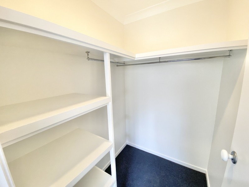 6 Green Place, Redland Bay QLD 4165