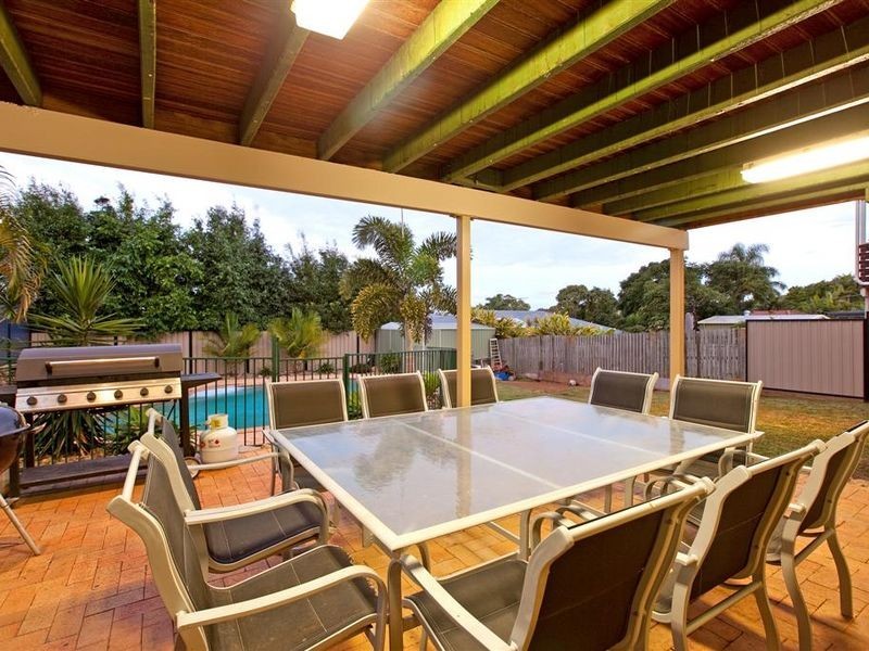 16 Sylvania Street, Wellington Point QLD 4160