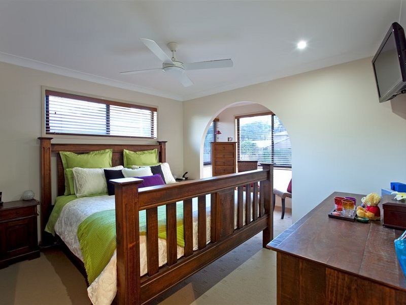 16 Sylvania Street, Wellington Point QLD 4160