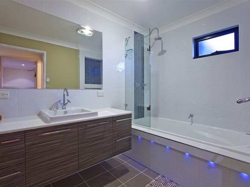 16 Sylvania Street, Wellington Point QLD 4160