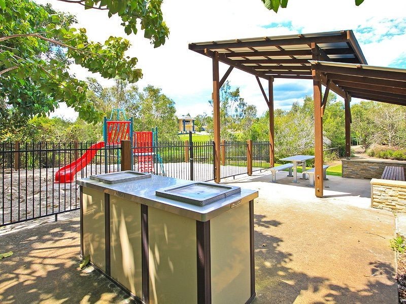 24 Lyndhurst Place, Thornlands QLD 4164