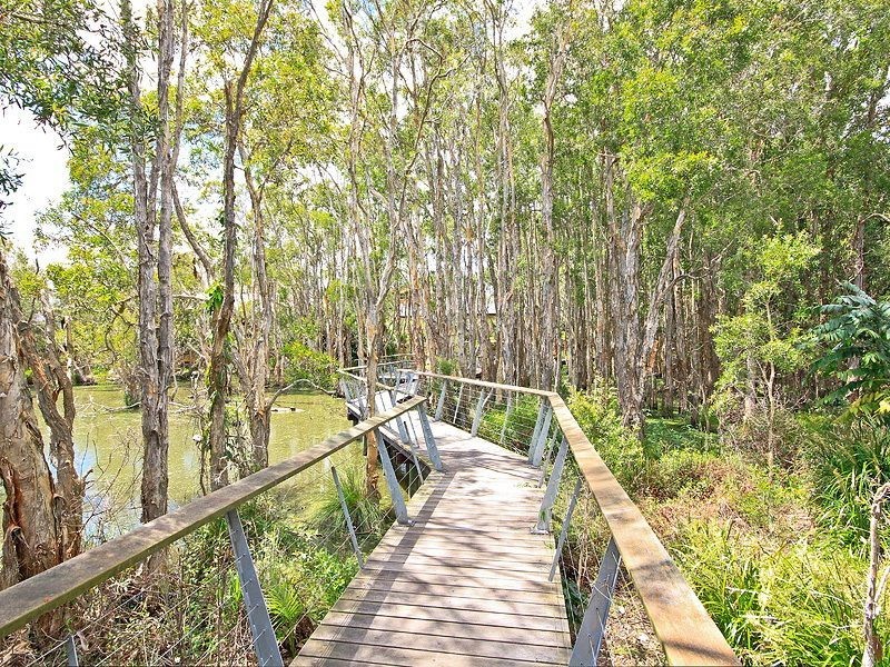 24 Lyndhurst Place, Thornlands QLD 4164