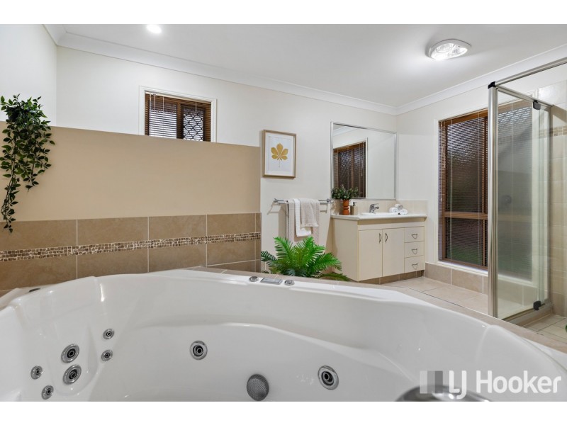4 Water Gum Place, Thornlands QLD 4164