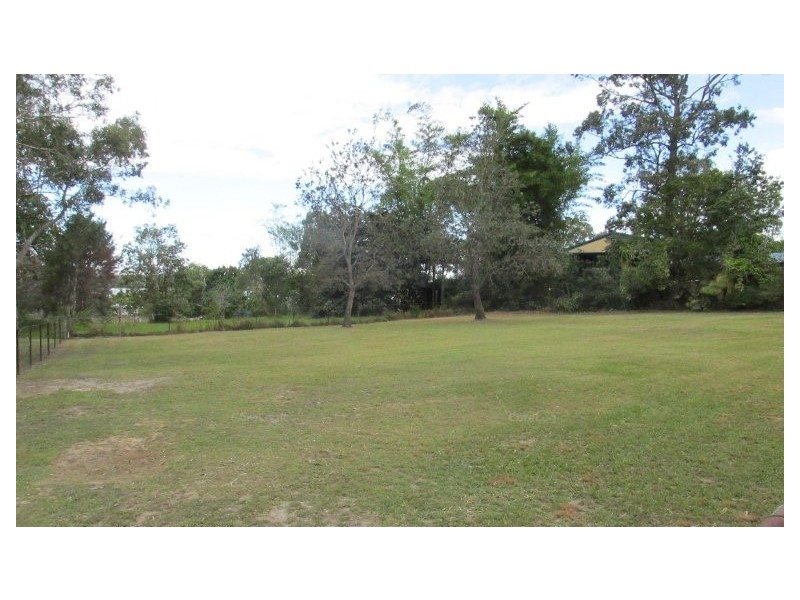 6-8 Weeroona Avenue, Macleay Island QLD 4184