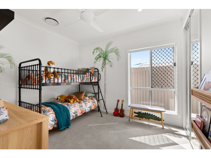 16 Oakland Avenue, Redland Bay QLD 4165