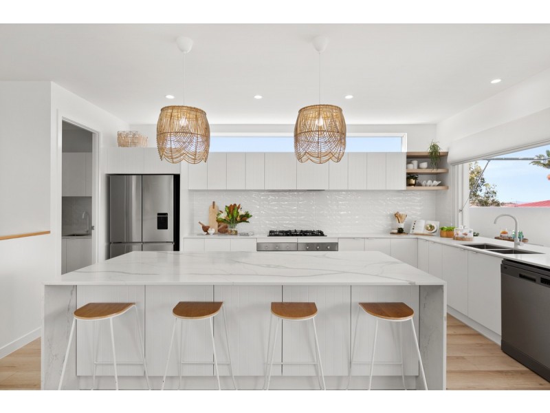 16 Oakland Avenue, Redland Bay QLD 4165