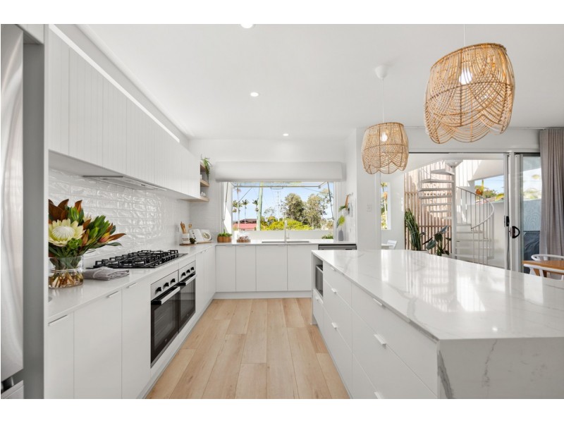 16 Oakland Avenue, Redland Bay QLD 4165