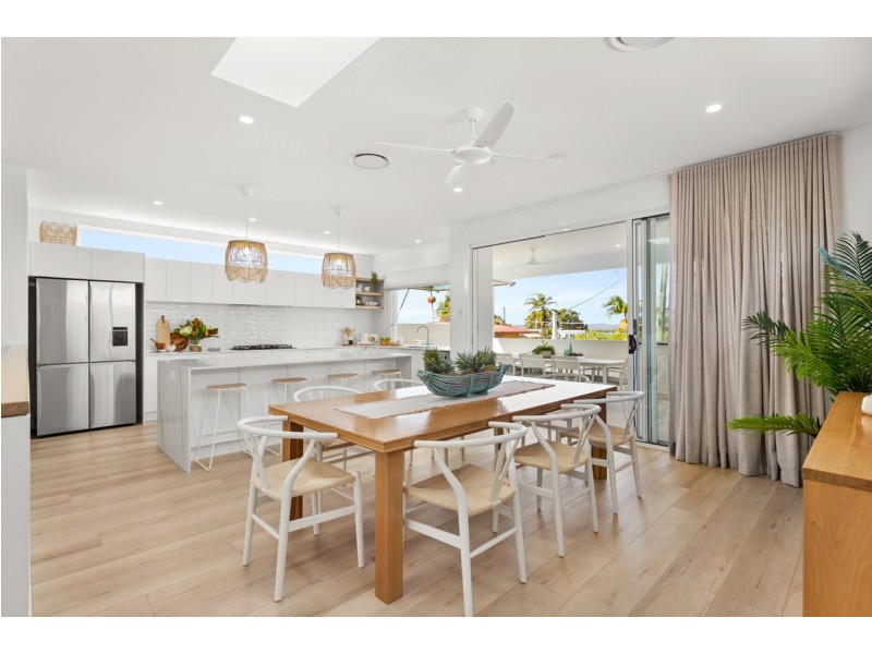 16 Oakland Avenue, Redland Bay QLD 4165