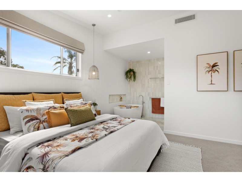 16 Oakland Avenue, Redland Bay QLD 4165