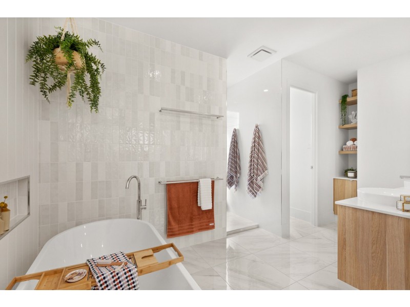 16 Oakland Avenue, Redland Bay QLD 4165