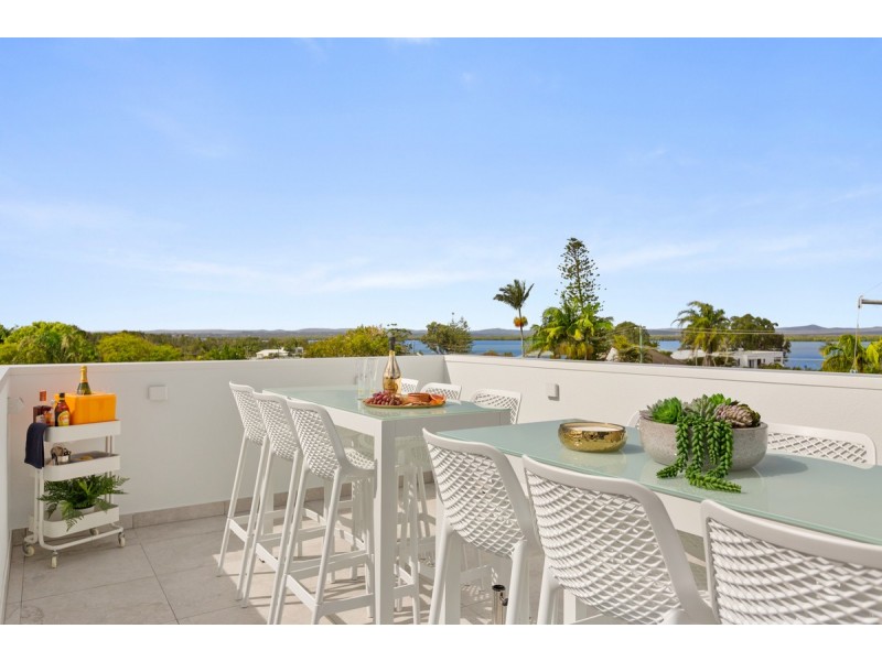 16 Oakland Avenue, Redland Bay QLD 4165