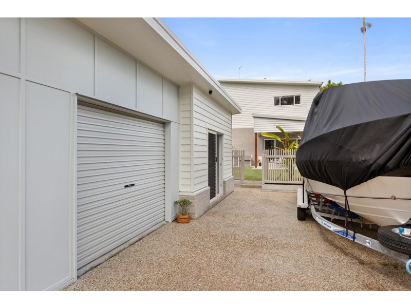 16 Oakland Avenue, Redland Bay QLD 4165