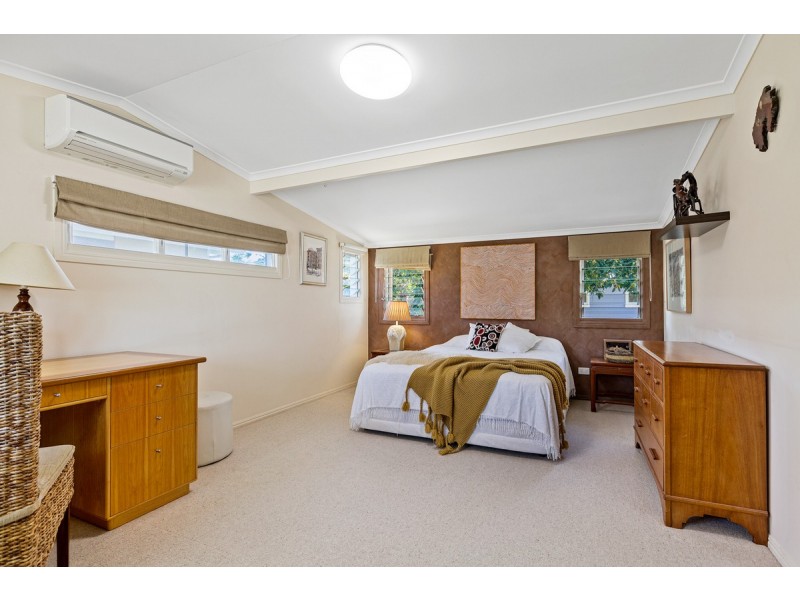 1 Pelican Street, Victoria Point QLD 4165