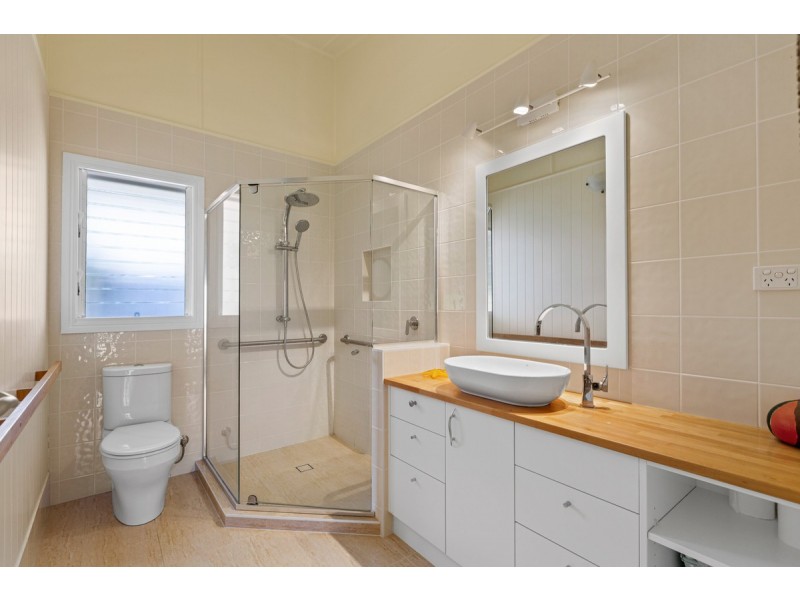 1 Pelican Street, Victoria Point QLD 4165