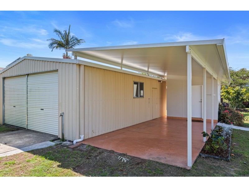 1 Pelican Street, Victoria Point QLD 4165