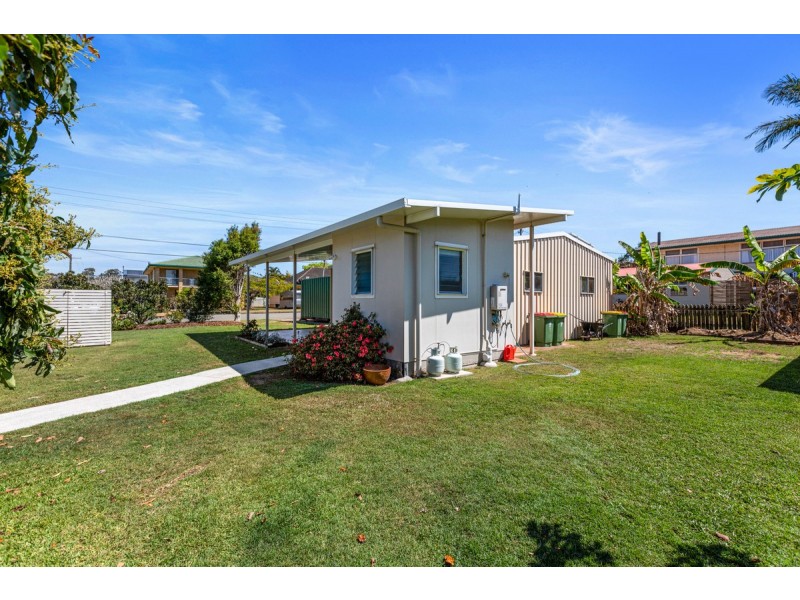 1 Pelican Street, Victoria Point QLD 4165