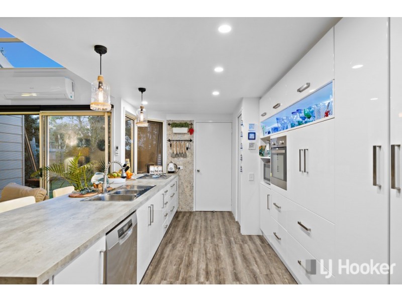 16 Saul Street, Thorneside QLD 4158