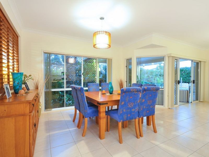 18 Riseborough Terrace, Cleveland QLD 4163