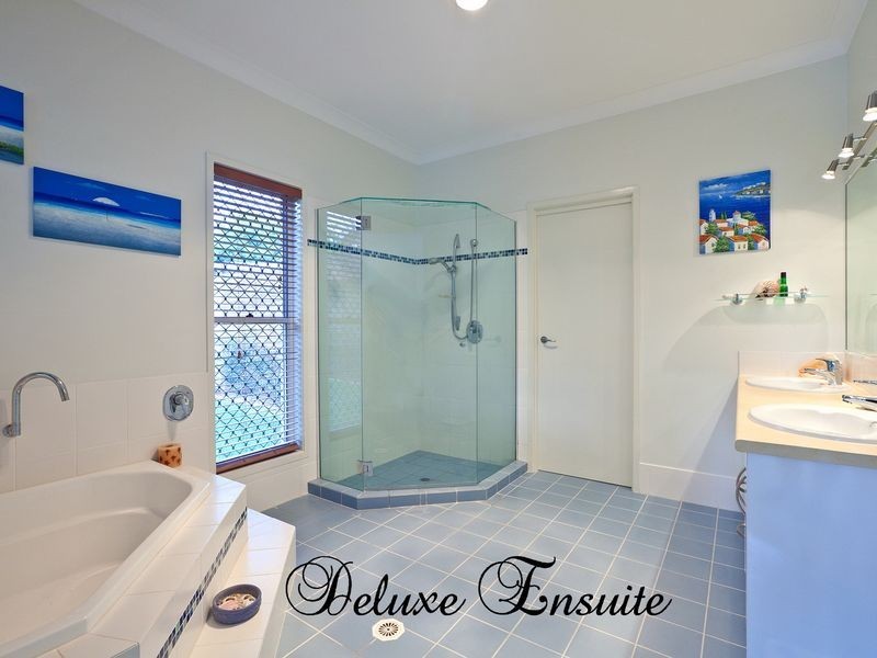 18 Riseborough Terrace, Cleveland QLD 4163