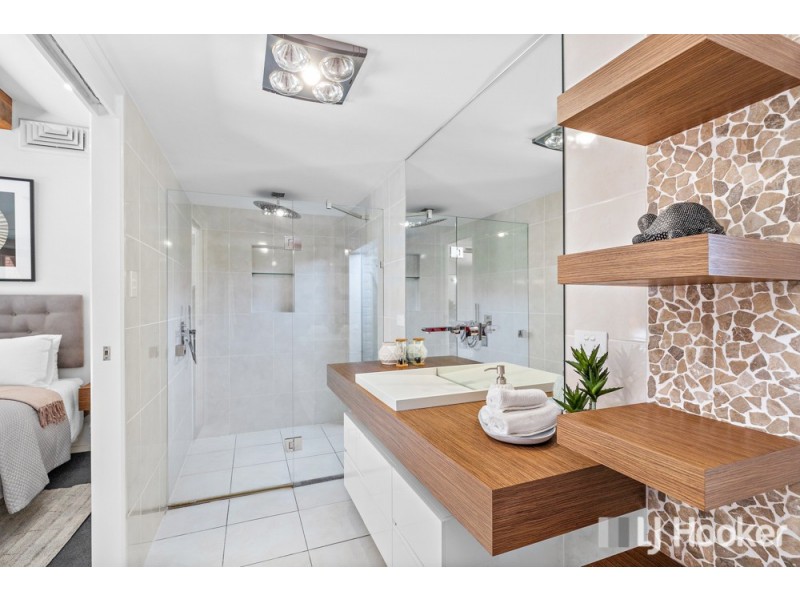 13 Bailey Road, Birkdale QLD 4159