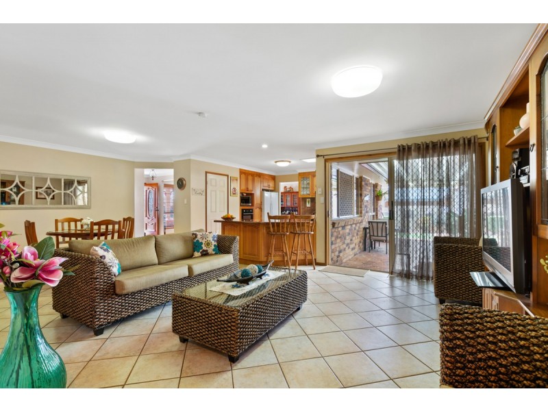 9 Rustic Court, Redland Bay QLD 4165