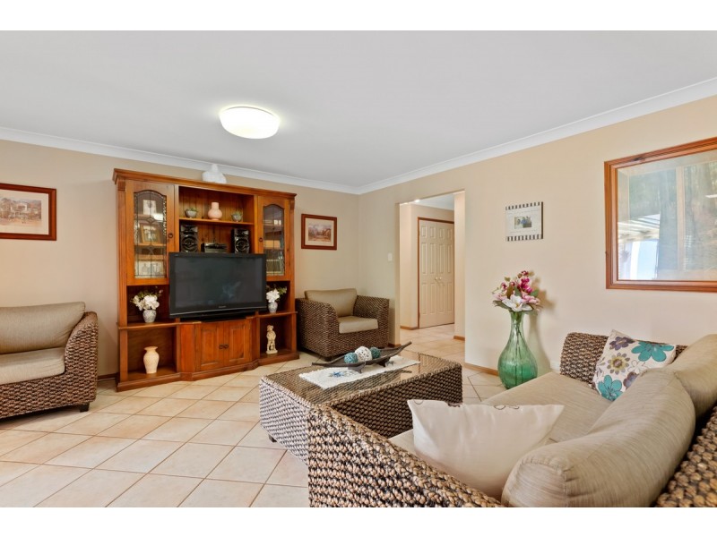 9 Rustic Court, Redland Bay QLD 4165