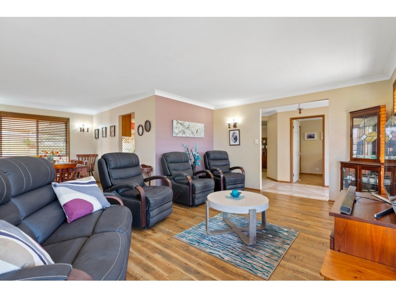 9 Rustic Court, Redland Bay QLD 4165