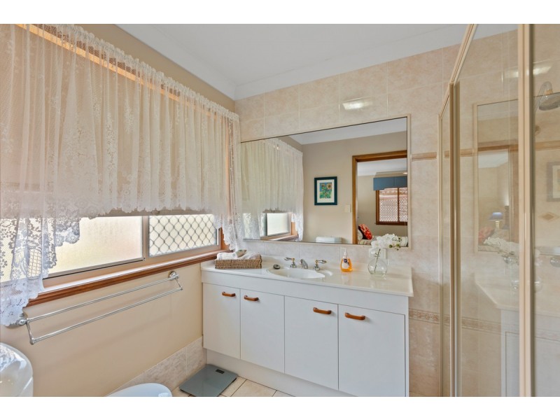 9 Rustic Court, Redland Bay QLD 4165