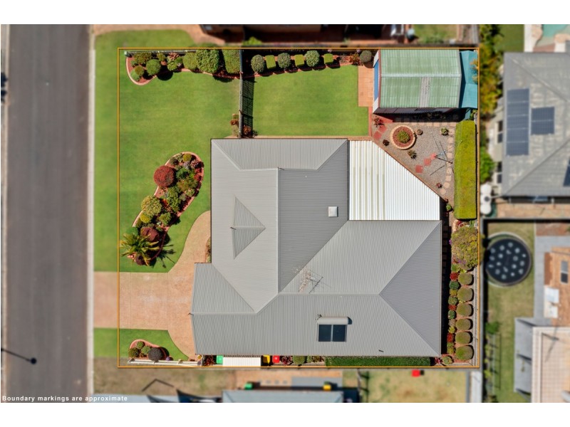 9 Rustic Court, Redland Bay QLD 4165