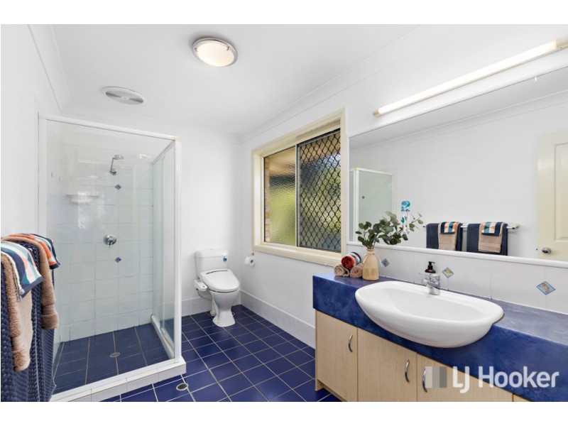 294 Greencamp Road, Wakerley QLD 4154