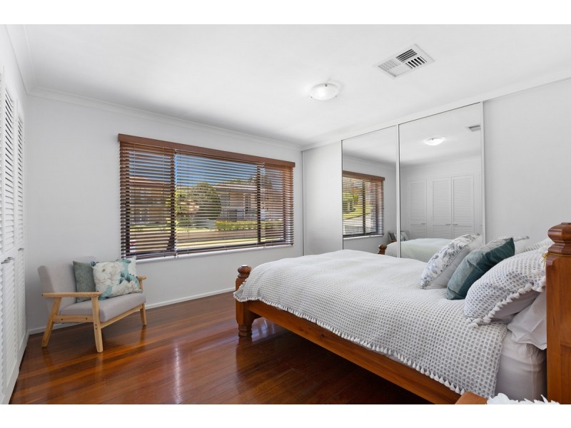 32 Menkira Street, Mansfield QLD 4122