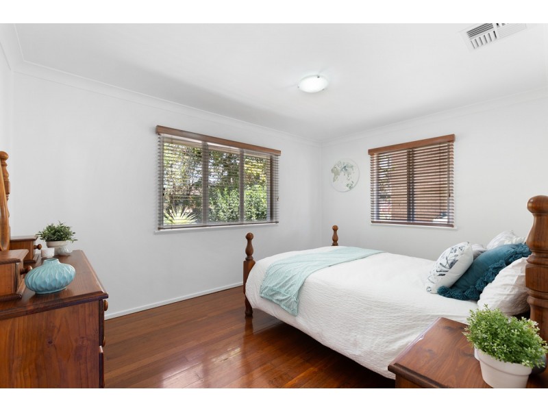 32 Menkira Street, Mansfield QLD 4122