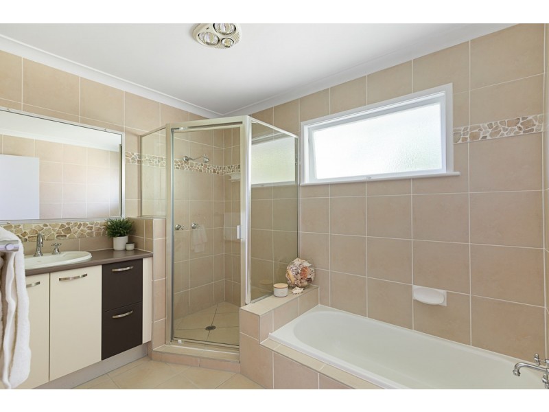 32 Menkira Street, Mansfield QLD 4122