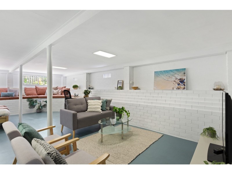 32 Menkira Street, Mansfield QLD 4122